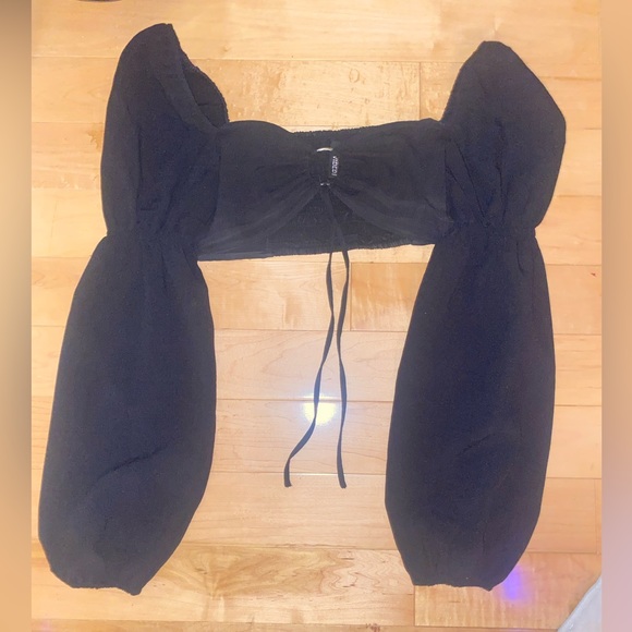 🧚‍♀️3for50$ Puff sleeve ring detail crop top - Picture 2 of 5